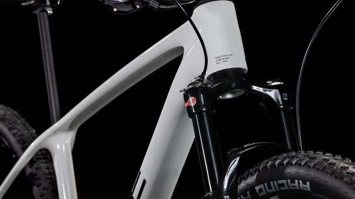 Bicicleta de montaña CUBE Reaction C:62 ONE cotton & white 2025